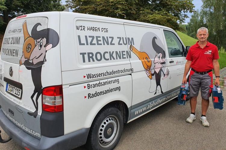 Alphatherm-fachgerechte-sanierung-einsatzfahrzeug-768x512 (1).jpg